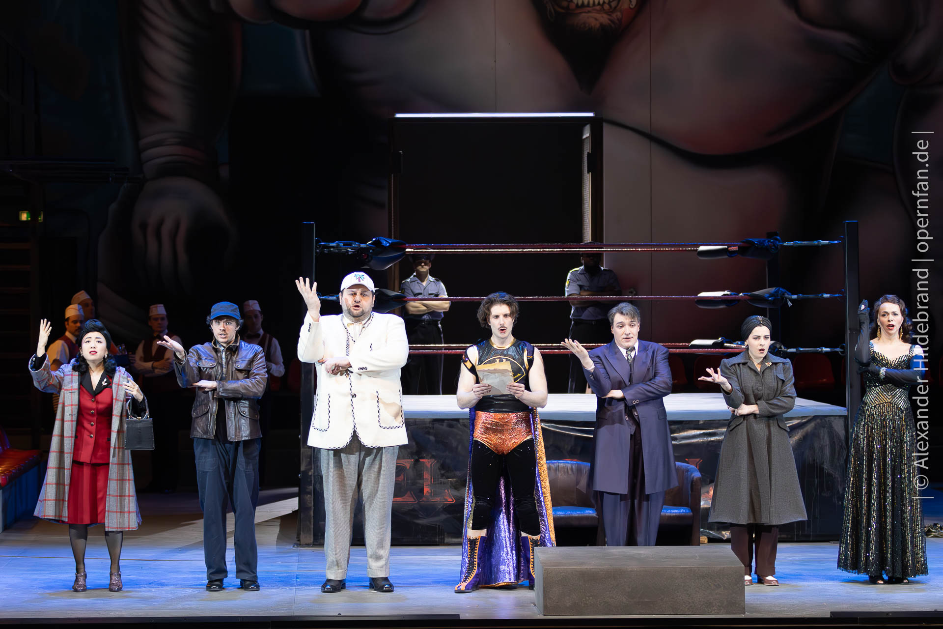 Elvira: Hye-Young Moon, Lindoro: Jonah Hoskins, Taddeo: Misha Kiria, Mustafà: Tommaso Barea, Haly: Artur Garbas, Zulma: Arianna Manganello, Elvira: Hye-Young Moon | Foto © Alexander Hildebrand | opernfan.de | Dob Italiana Algier Rossini 108