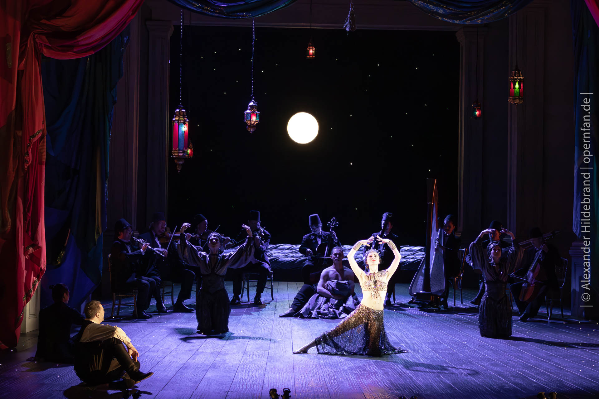 Giulio Cesare (Christophe Dumaux), Cleopatra (Elena Tsallagova) | Foto © Alexander Hildebrand | opernfan.de | Giulio Cesare Dob 60